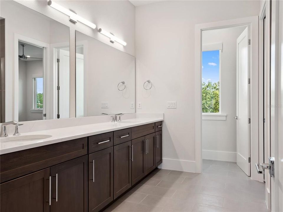 Activo con contrato: $2,450,000 (6 camas, 5 baños, 5232 Pies cuadrados)