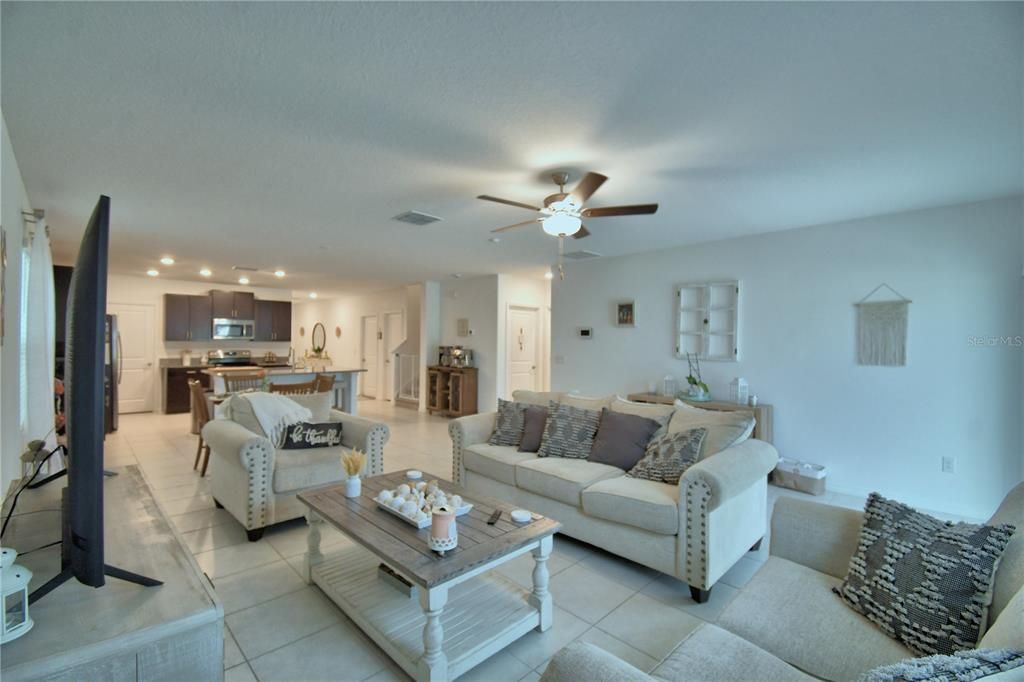 For Rent: $2,500 (5 beds, 2 baths, 2954 Square Feet)