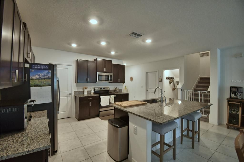 For Rent: $2,500 (5 beds, 2 baths, 2954 Square Feet)