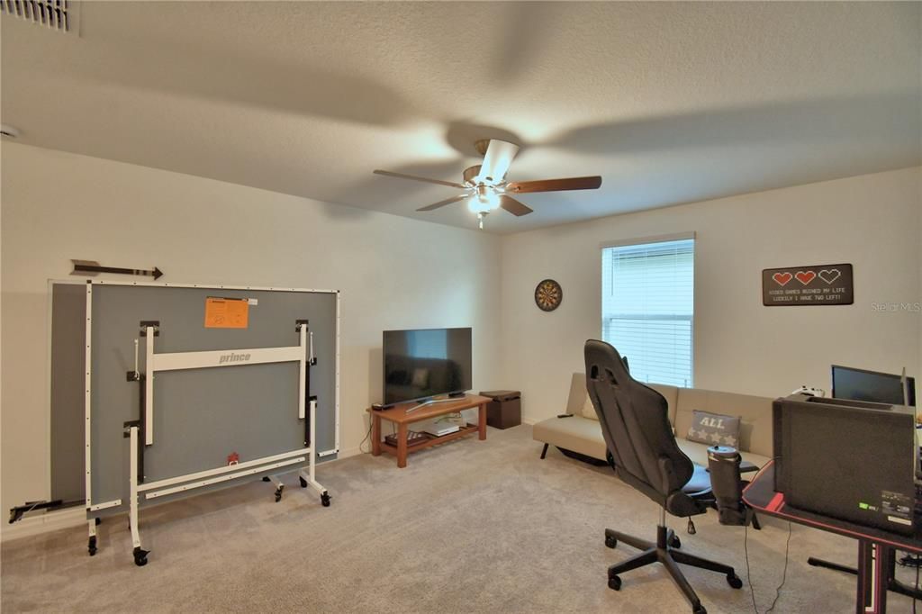 For Rent: $2,500 (5 beds, 2 baths, 2954 Square Feet)