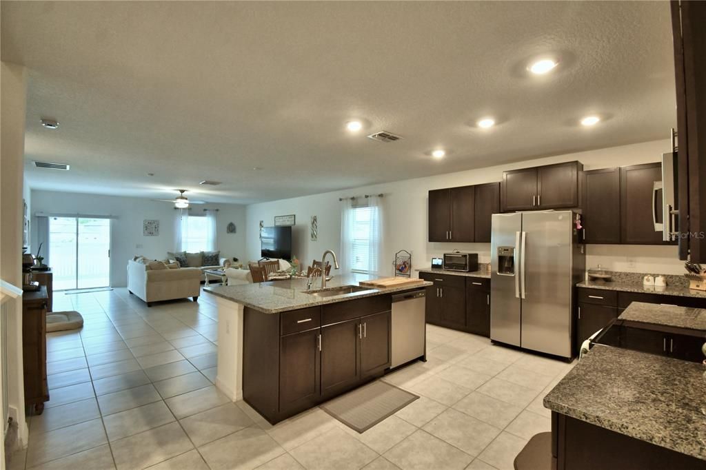 For Rent: $2,500 (5 beds, 2 baths, 2954 Square Feet)