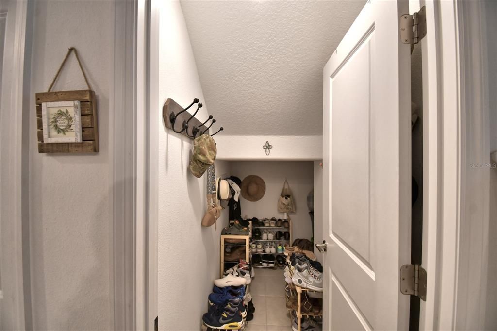 For Rent: $2,500 (5 beds, 2 baths, 2954 Square Feet)