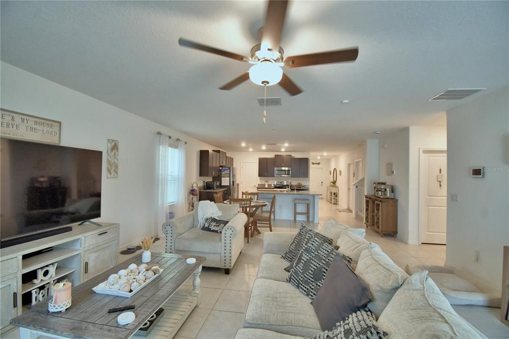 For Rent: $2,500 (5 beds, 2 baths, 2954 Square Feet)