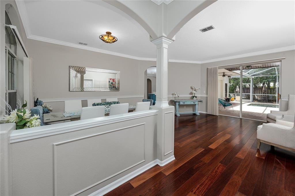 合同活跃: $799,000 (5 贝兹, 3 浴室, 3035 平方英尺)