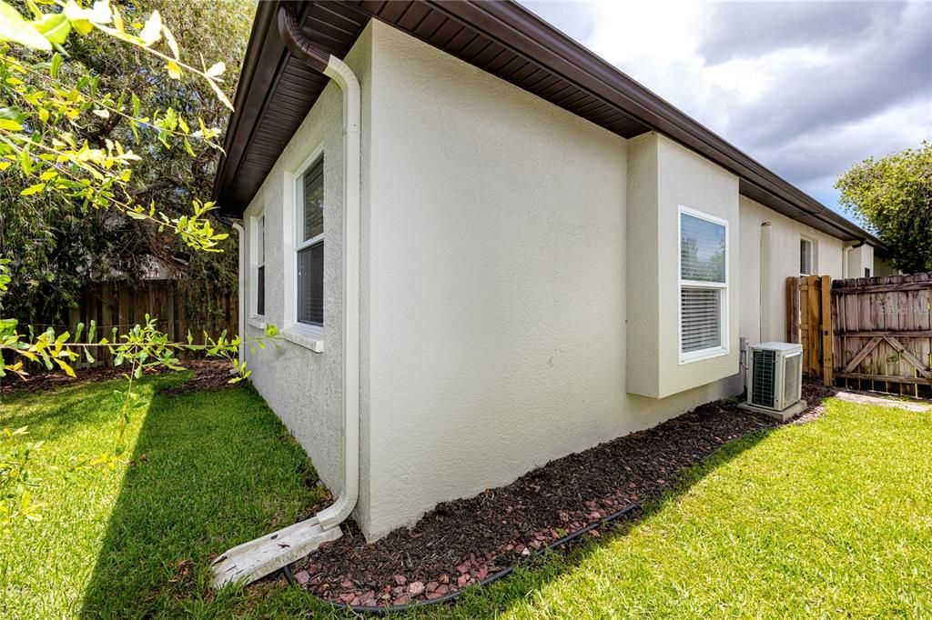 合同活跃: $799,000 (5 贝兹, 3 浴室, 3035 平方英尺)