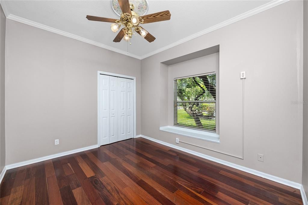 合同活跃: $799,000 (5 贝兹, 3 浴室, 3035 平方英尺)