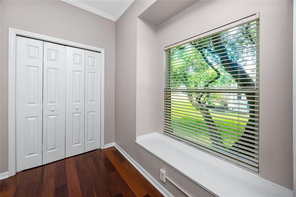 合同活跃: $799,000 (5 贝兹, 3 浴室, 3035 平方英尺)