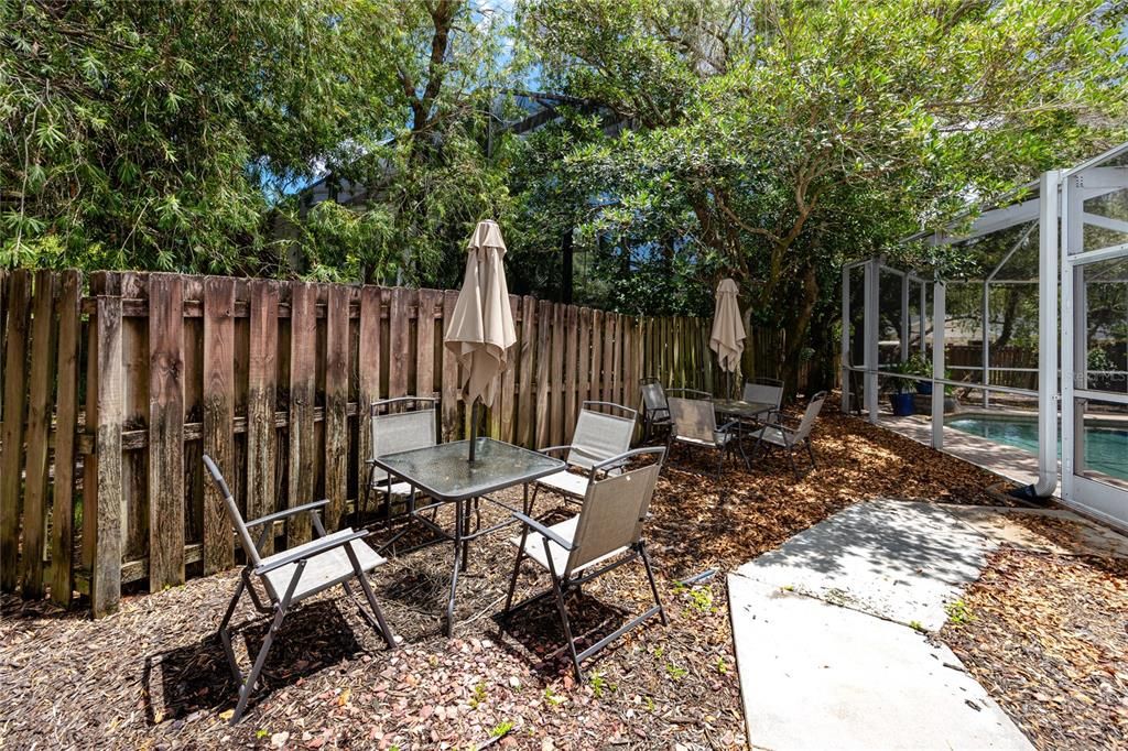 合同活跃: $799,000 (5 贝兹, 3 浴室, 3035 平方英尺)