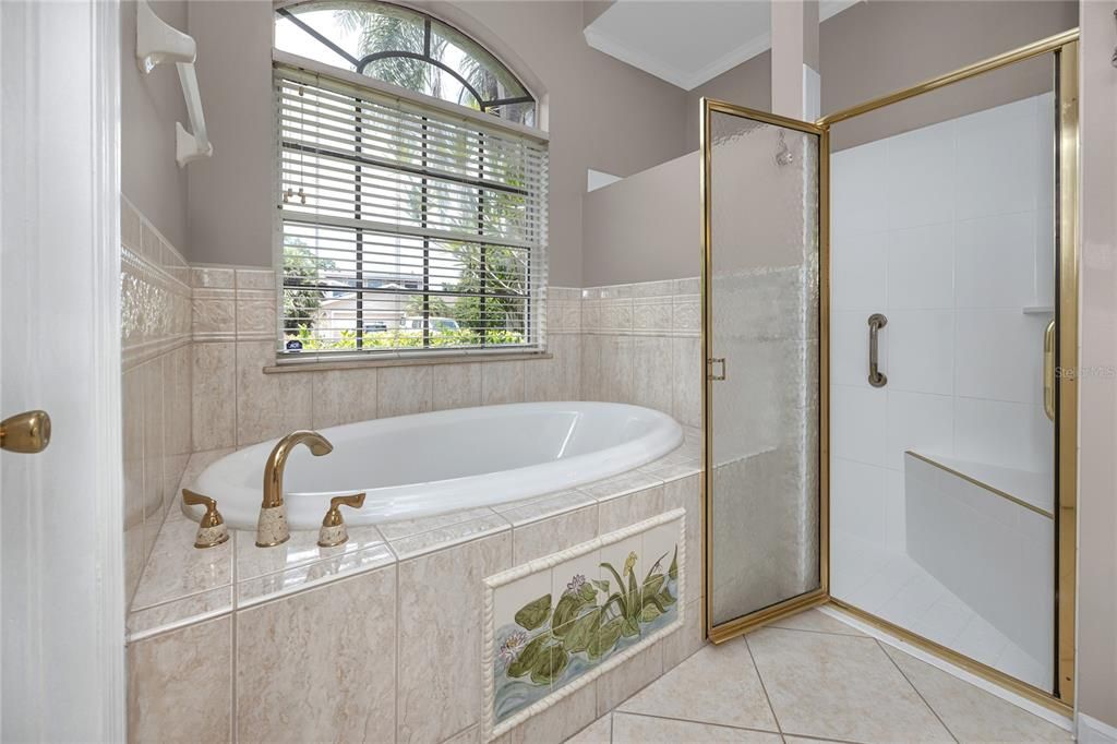 合同活跃: $799,000 (5 贝兹, 3 浴室, 3035 平方英尺)