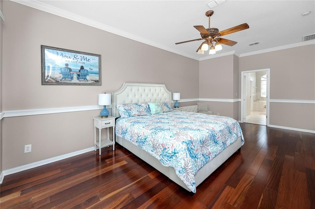 合同活跃: $799,000 (5 贝兹, 3 浴室, 3035 平方英尺)