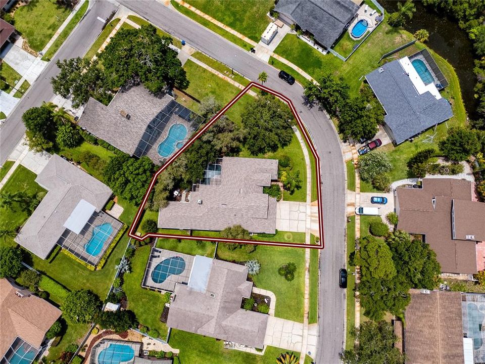 合同活跃: $799,000 (5 贝兹, 3 浴室, 3035 平方英尺)