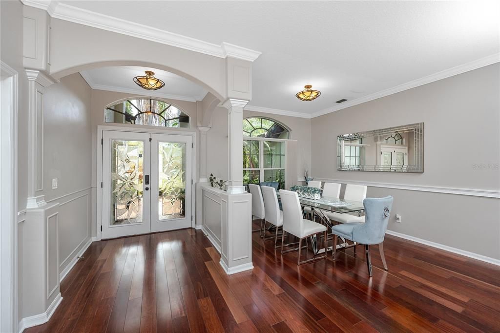 合同活跃: $799,000 (5 贝兹, 3 浴室, 3035 平方英尺)