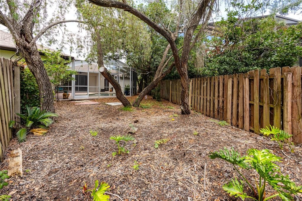 合同活跃: $799,000 (5 贝兹, 3 浴室, 3035 平方英尺)