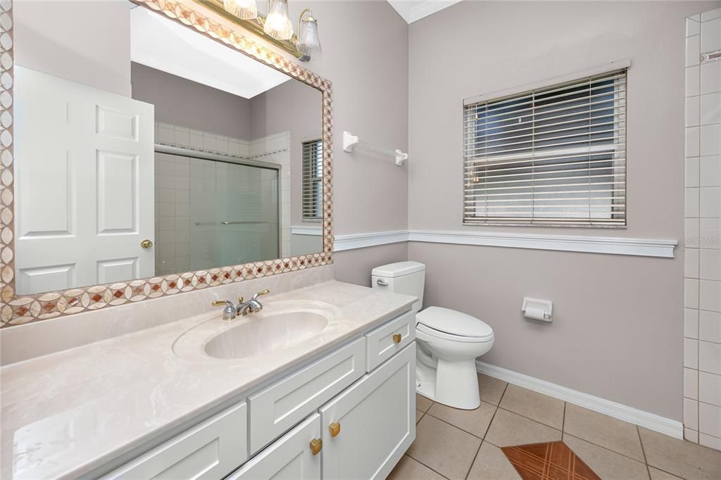 合同活跃: $799,000 (5 贝兹, 3 浴室, 3035 平方英尺)