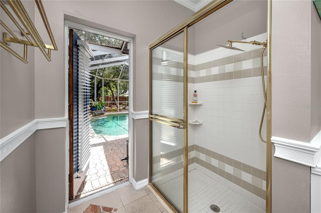 合同活跃: $799,000 (5 贝兹, 3 浴室, 3035 平方英尺)