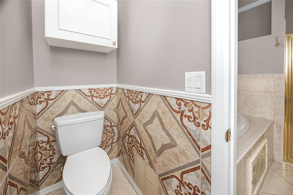 合同活跃: $799,000 (5 贝兹, 3 浴室, 3035 平方英尺)