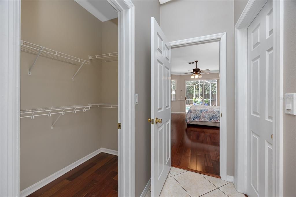 合同活跃: $799,000 (5 贝兹, 3 浴室, 3035 平方英尺)