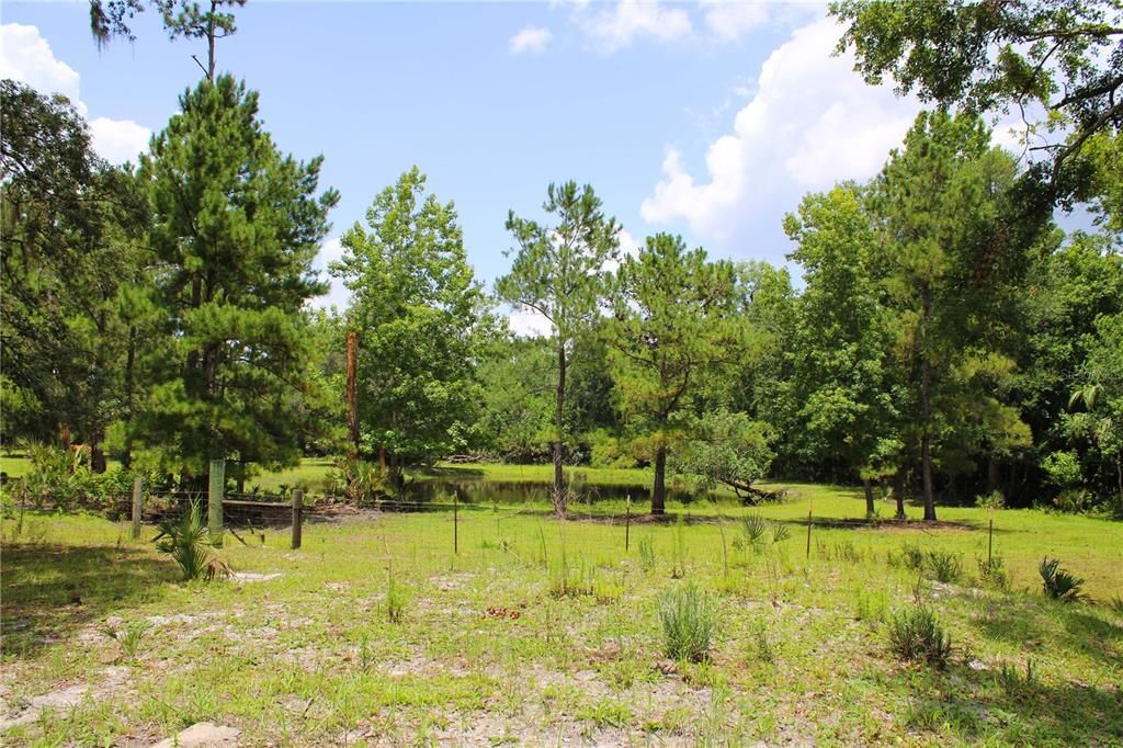 На продажу: $425,000 (6.28 acres)