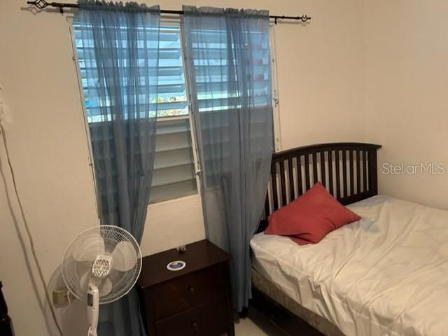 For Sale: $355,000 (2 beds, 1 baths, 1316 Square Feet)