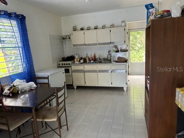 For Sale: $355,000 (2 beds, 1 baths, 1316 Square Feet)