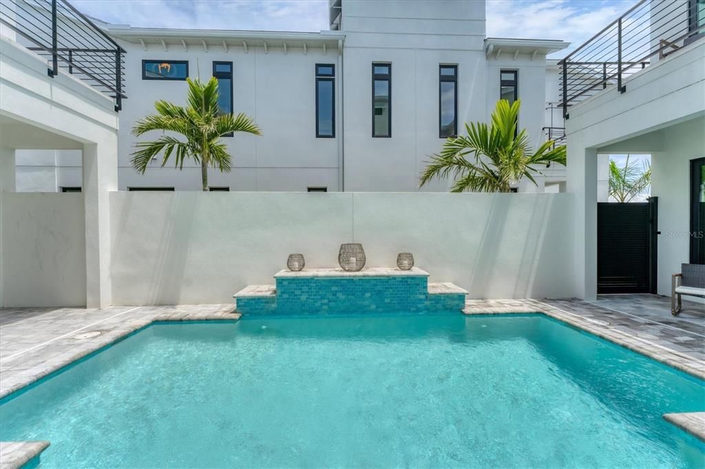 En Venta: $1,590,000 (4 camas, 5 baños, 3867 Pies cuadrados)