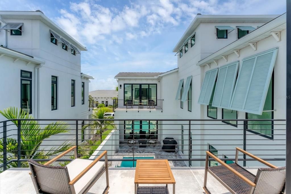 En Venta: $1,590,000 (4 camas, 5 baños, 3867 Pies cuadrados)