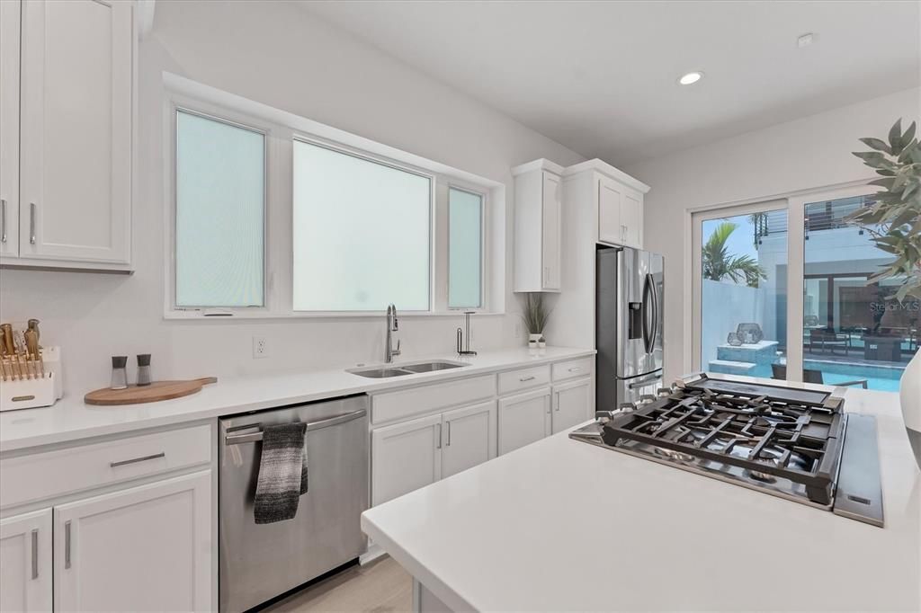 En Venta: $1,590,000 (4 camas, 5 baños, 3867 Pies cuadrados)