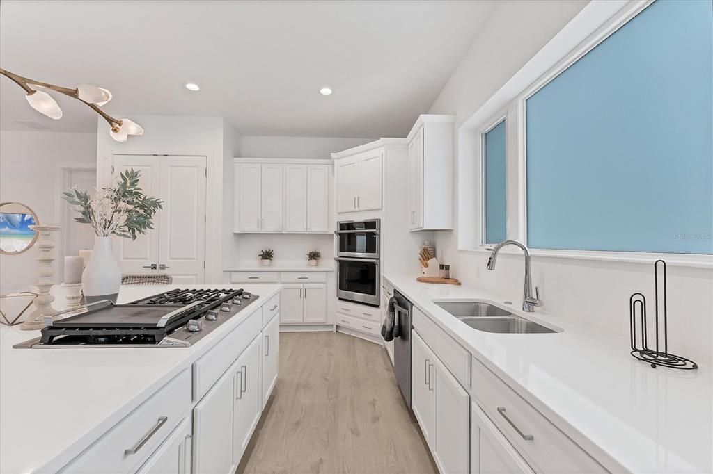 En Venta: $1,590,000 (4 camas, 5 baños, 3867 Pies cuadrados)