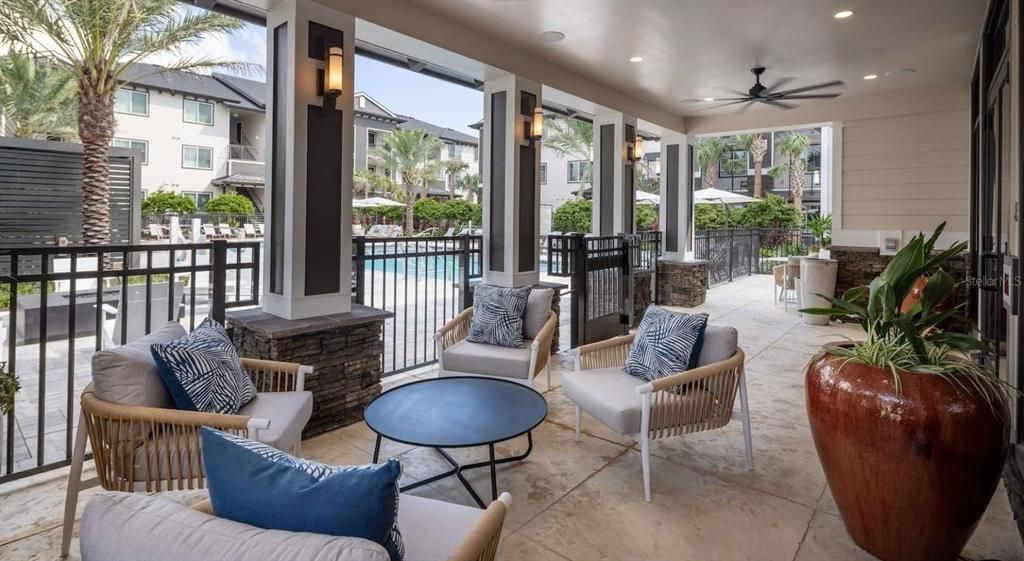 出租: $3,971 (3 贝兹, 3 浴室, 1580 平方英尺)