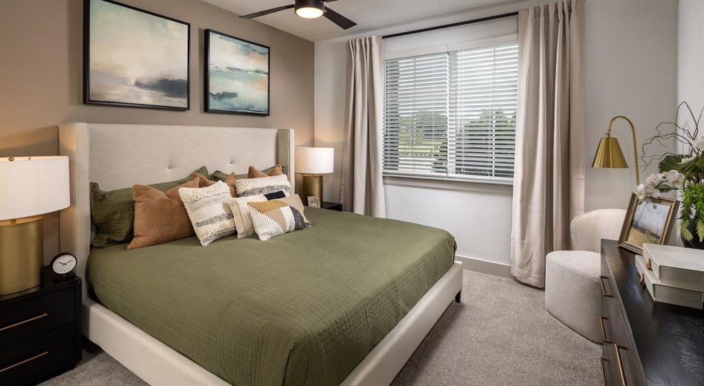 出租: $3,971 (3 贝兹, 3 浴室, 1580 平方英尺)