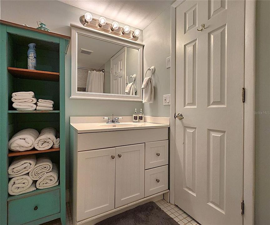 待售: $769,000 (2 贝兹, 2 浴室, 1115 平方英尺)