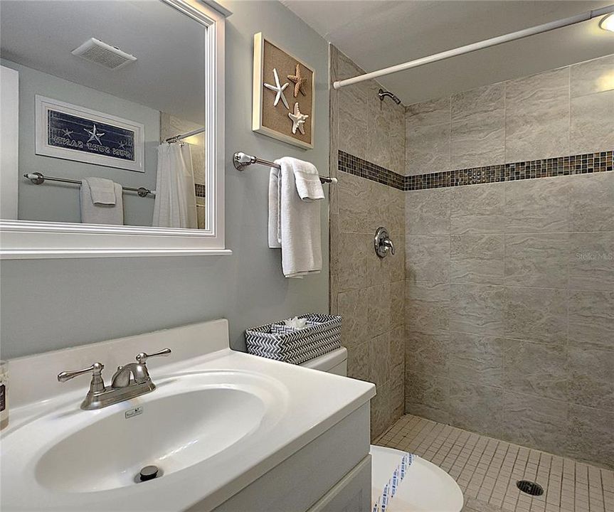 待售: $769,000 (2 贝兹, 2 浴室, 1115 平方英尺)