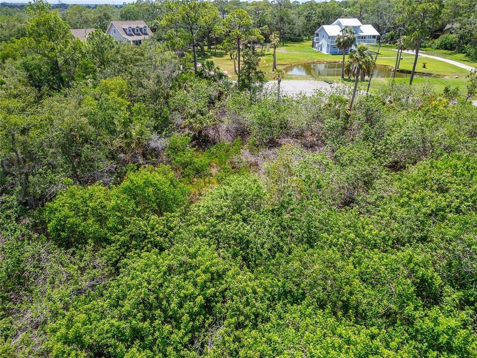 待售: $359,000 (0.91 acres)