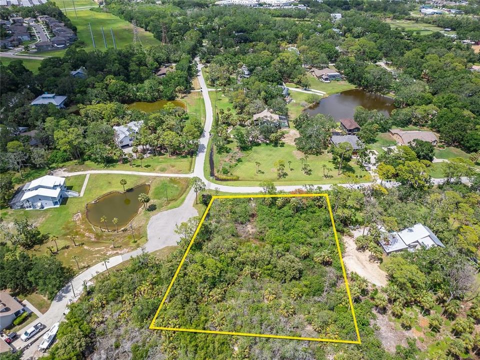 待售: $359,000 (0.91 acres)