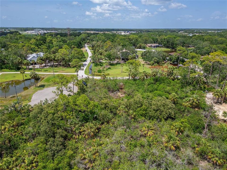 待售: $359,000 (0.91 acres)