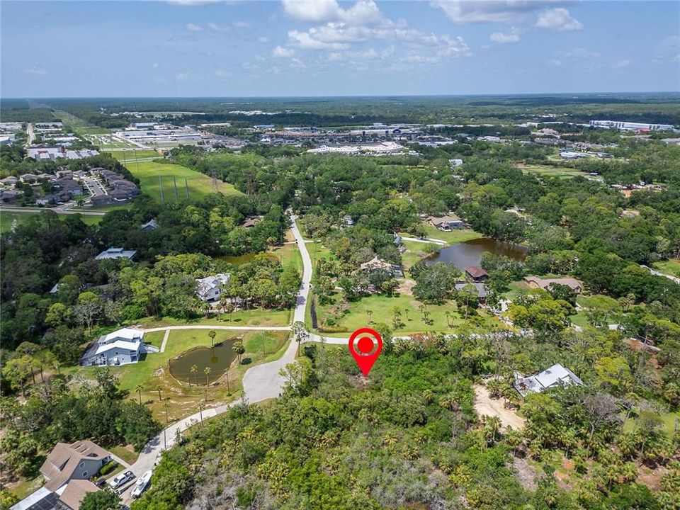 待售: $359,000 (0.91 acres)