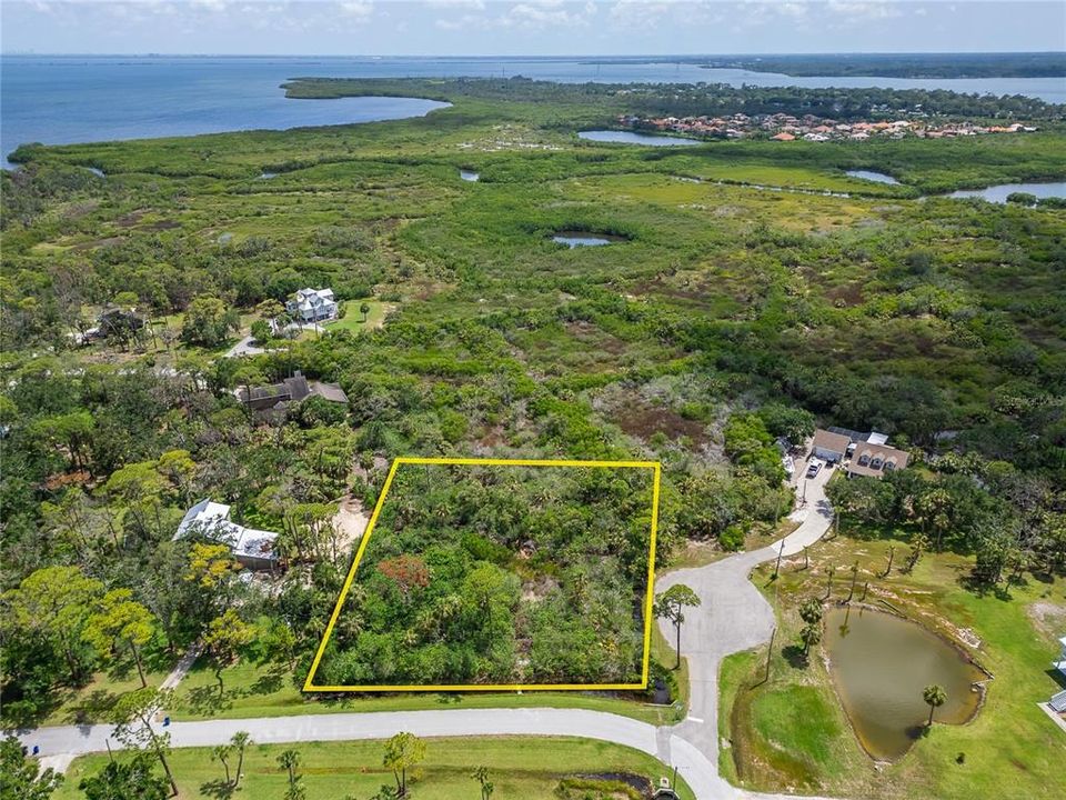 待售: $359,000 (0.91 acres)