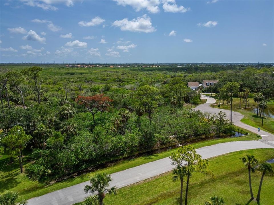 待售: $359,000 (0.91 acres)