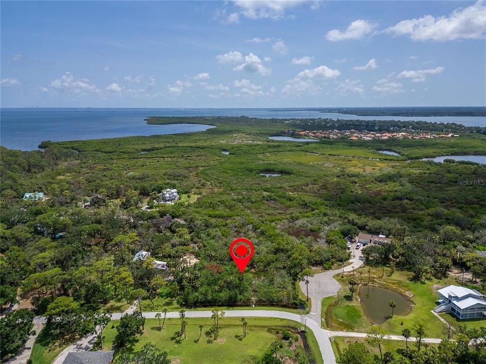 待售: $359,000 (0.91 acres)