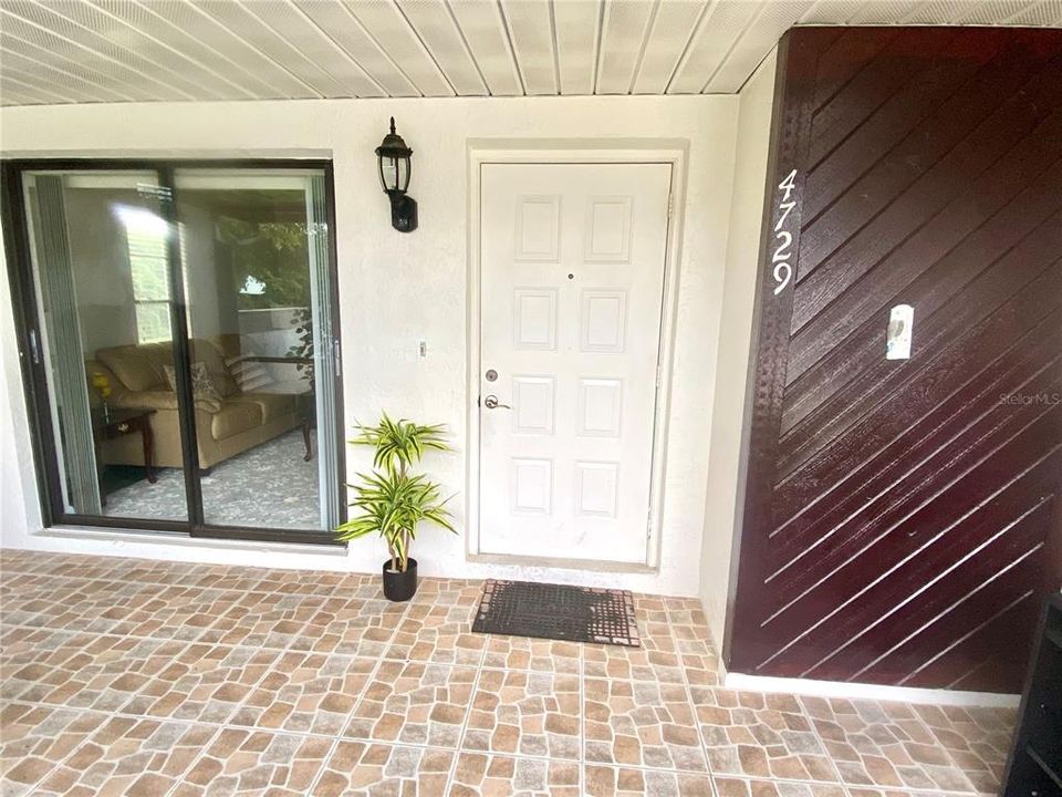 待售: $113,500 (1 贝兹, 1 浴室, 749 平方英尺)