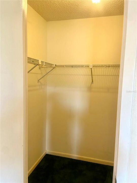 待售: $113,500 (1 贝兹, 1 浴室, 749 平方英尺)