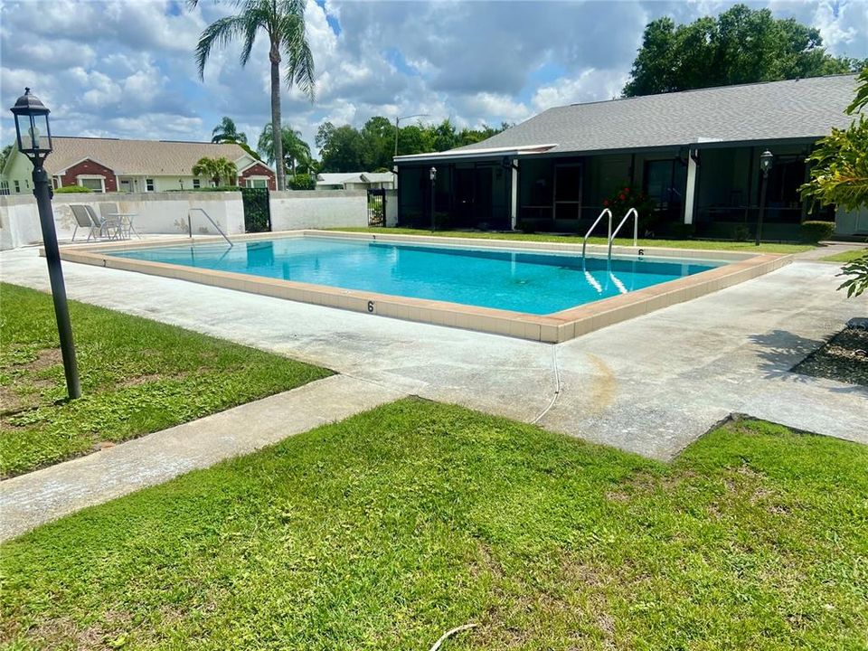 待售: $113,500 (1 贝兹, 1 浴室, 749 平方英尺)