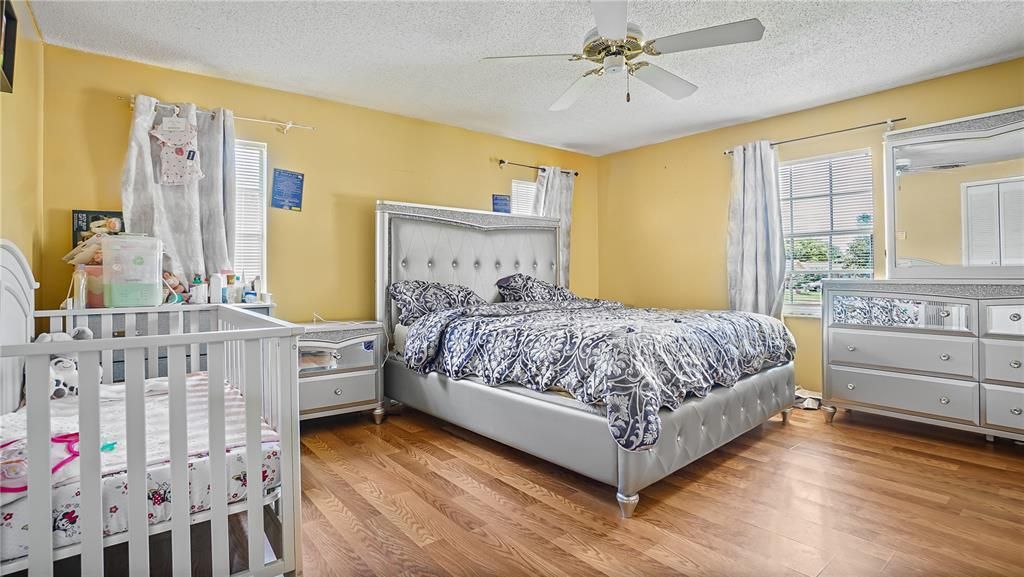 待售: $359,999 (4 贝兹, 2 浴室, 2307 平方英尺)