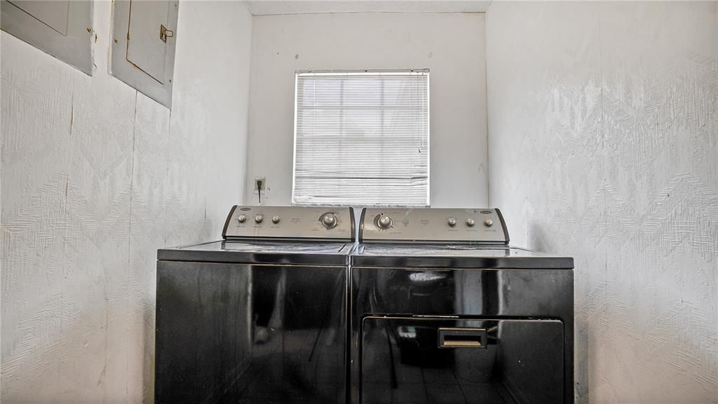 待售: $359,999 (4 贝兹, 2 浴室, 2307 平方英尺)