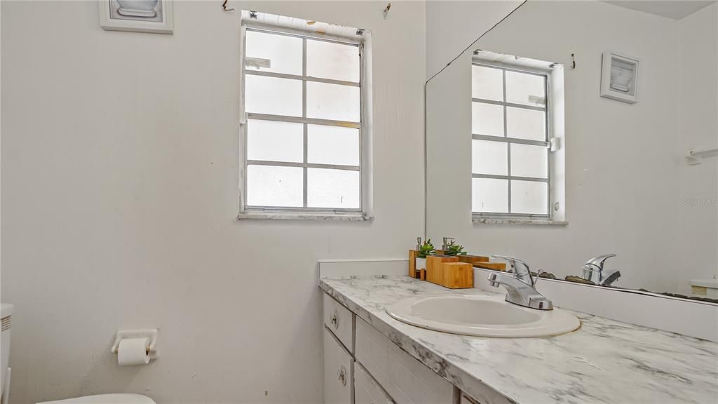 待售: $359,999 (4 贝兹, 2 浴室, 2307 平方英尺)