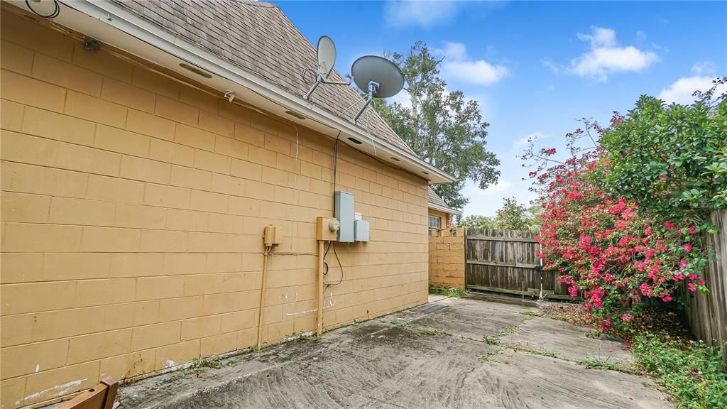 待售: $359,999 (4 贝兹, 2 浴室, 2307 平方英尺)