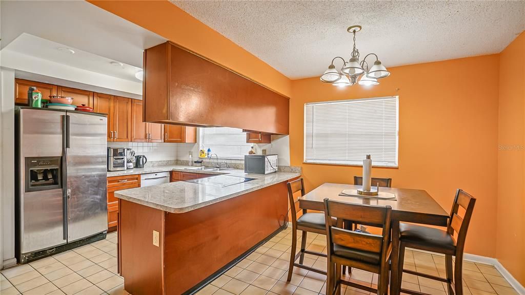 待售: $359,999 (4 贝兹, 2 浴室, 2307 平方英尺)