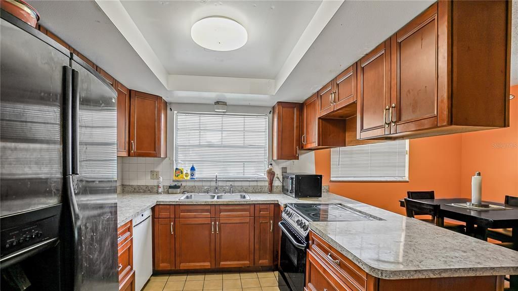 待售: $359,999 (4 贝兹, 2 浴室, 2307 平方英尺)