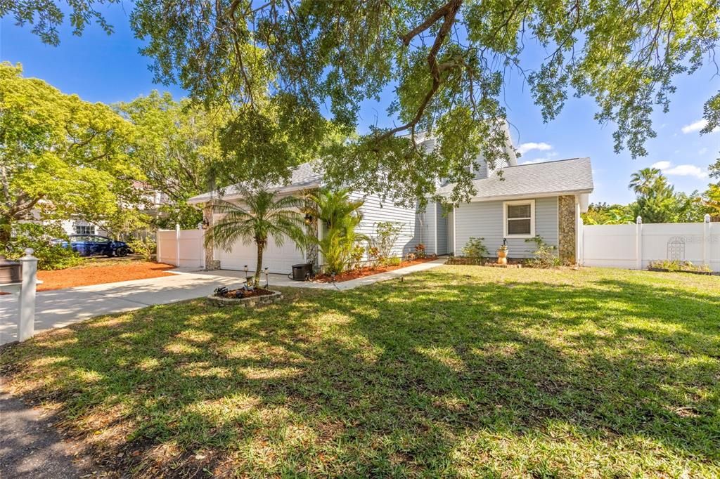 For Sale: $639,000 (4 beds, 2 baths, 1772 Square Feet)