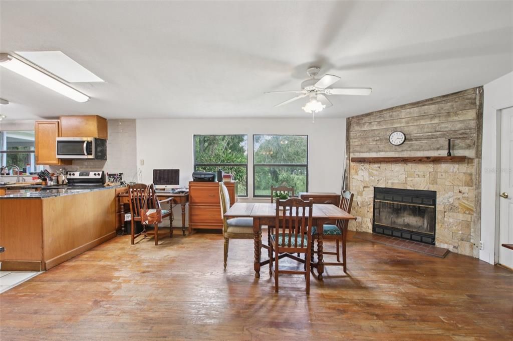 En Venta: $585,900 (3 camas, 2 baños, 1848 Pies cuadrados)